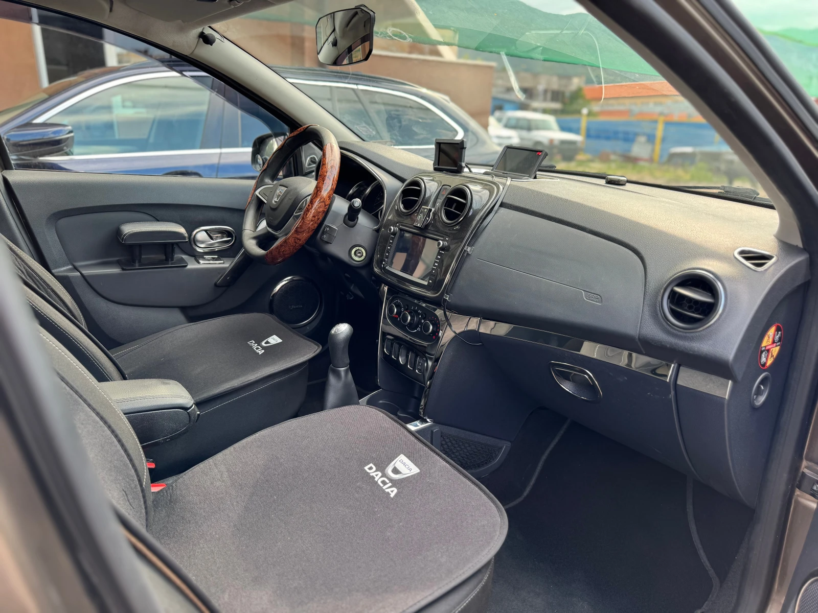 Dacia Sandero 1.0i * GAS * NAVI * KAMERA - изображение 9