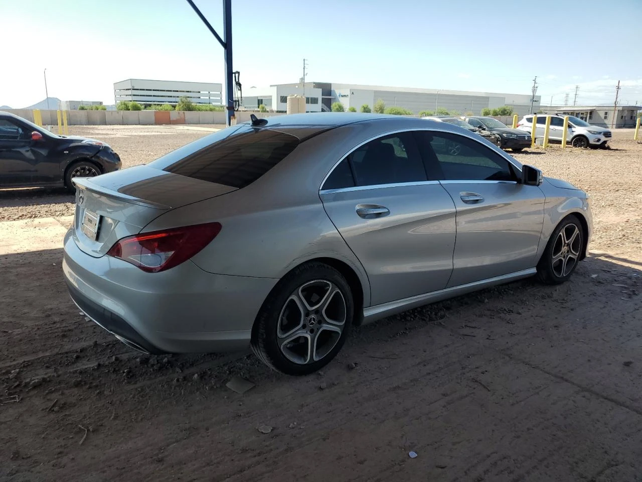 Mercedes-Benz CLA 250 КАМЕРА* KEYLESS* ПОДГРЕВ* РЕАЛЕН ПРОБЕГ* КЛИП НА М - изображение 3