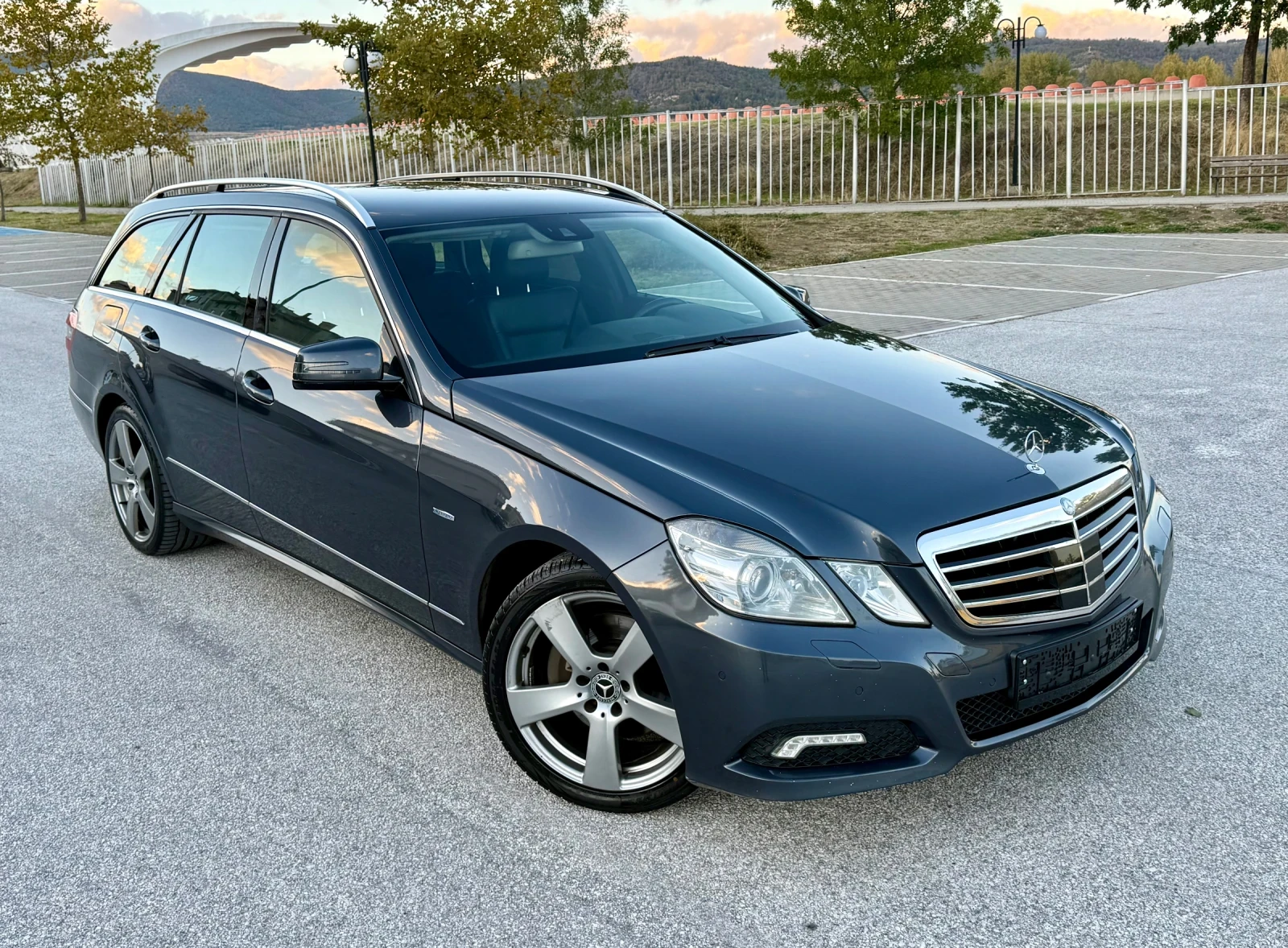 Mercedes-Benz E 250 CDI Avantgarde* Кожа/Нави/Подгрев/Парктроник - изображение 4
