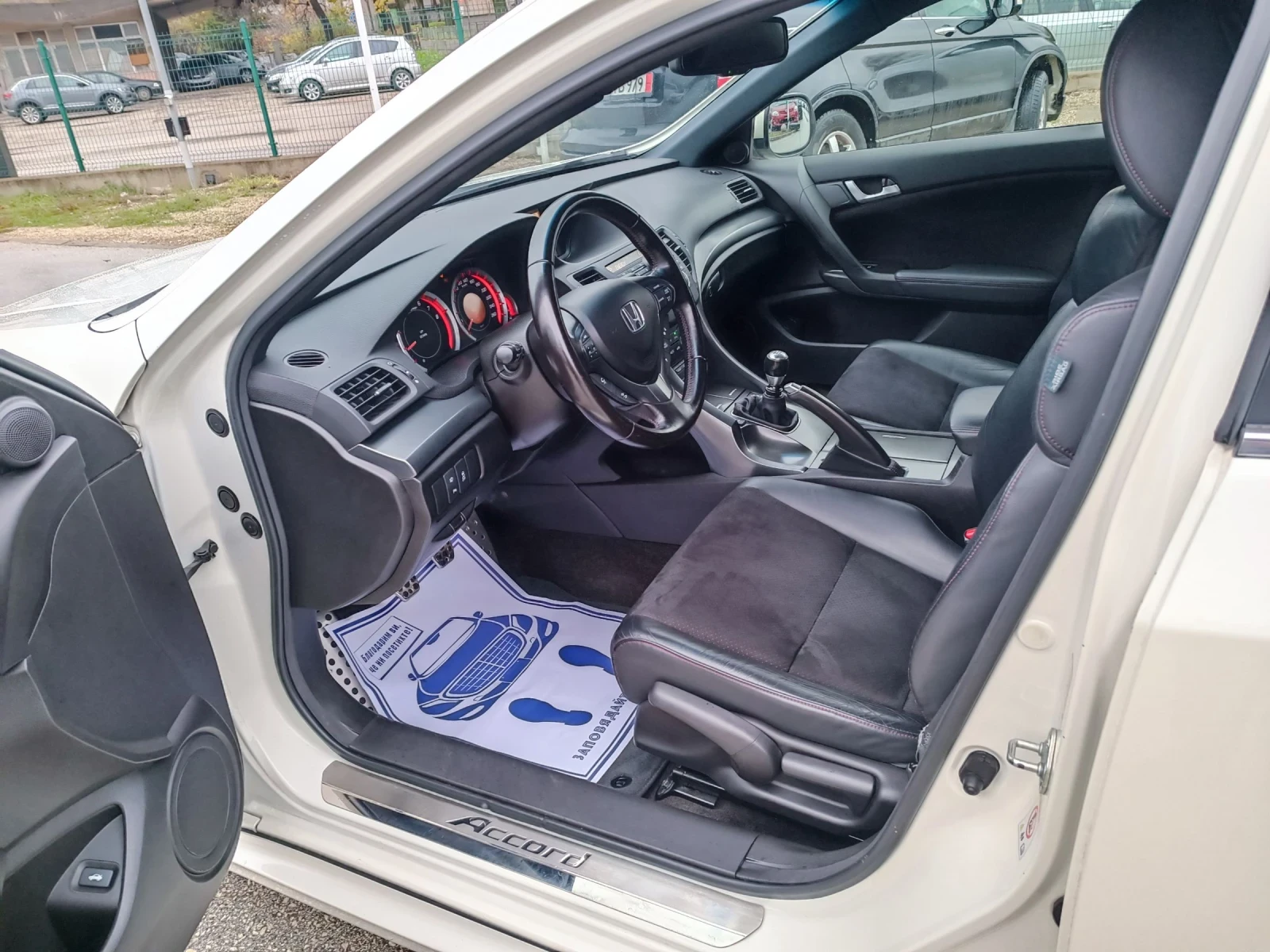 Honda Accord 2.4i-201кс-ШВЕЙЦАРИЯ-РЪЧКА-6ск-FACELIFT-NAVI - изображение 8
