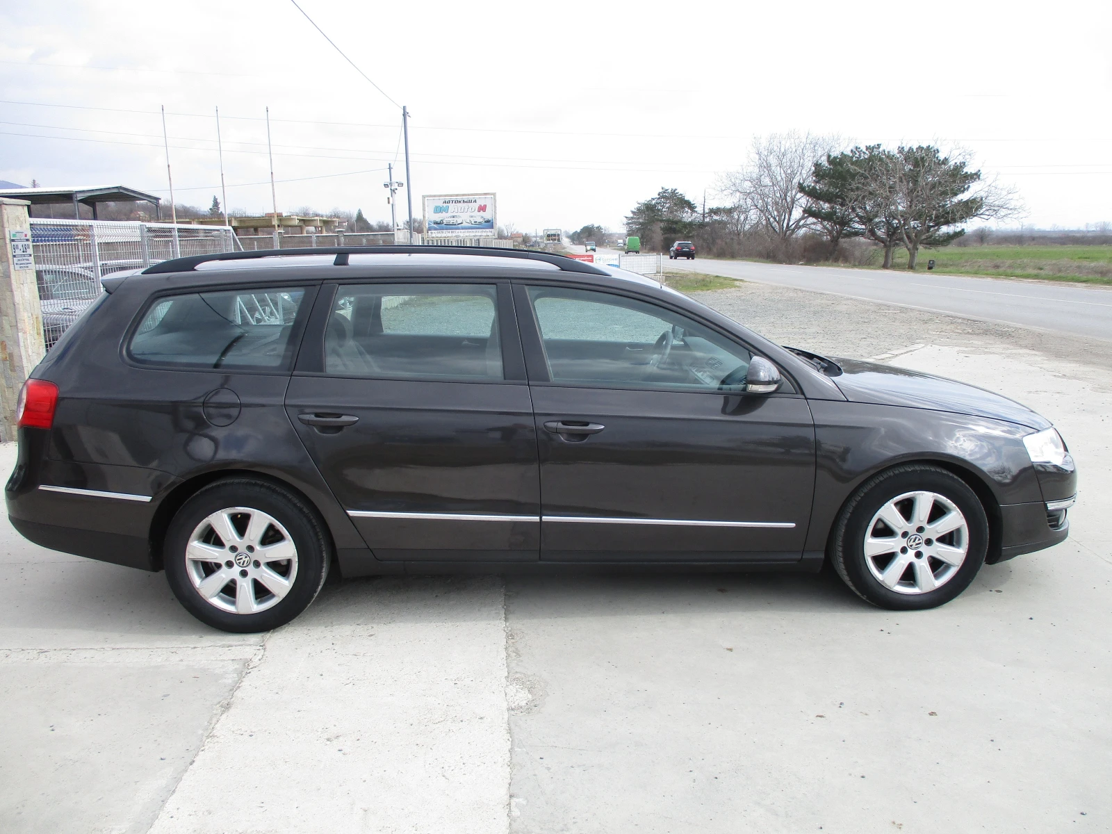 VW Passat 2.0TDI/140кс./АВТОМАТИК/КАТО НОВА, снимка 3 - Автомобили и джипове - 53863027