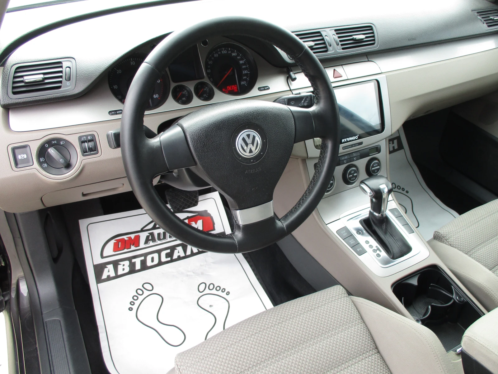 VW Passat 2.0TDI/140кс./АВТОМАТИК/КАТО НОВА, снимка 10 - Автомобили и джипове - 53863027