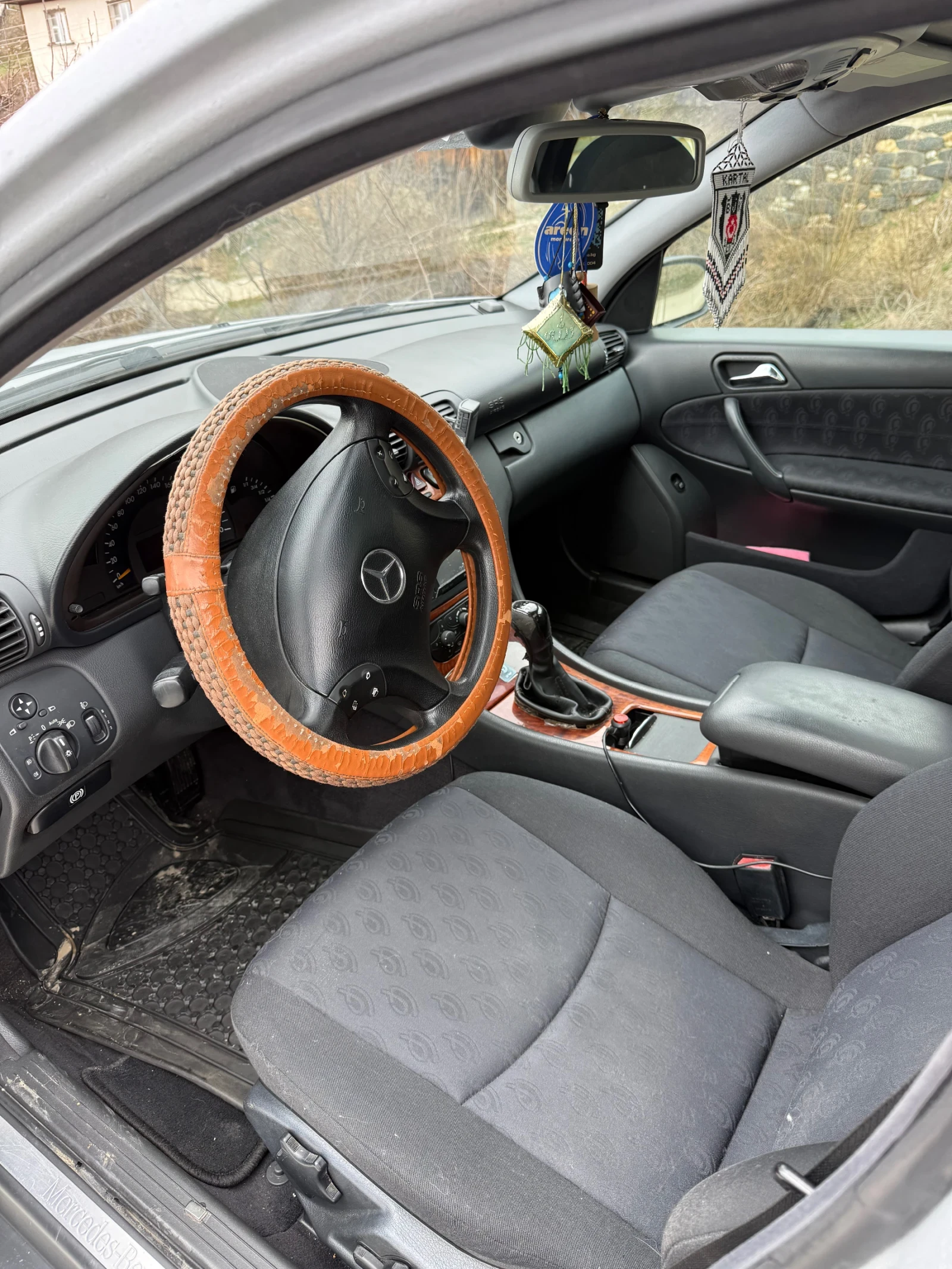 Mercedes-Benz C 200, снимка 5 - Автомобили и джипове - 53951064