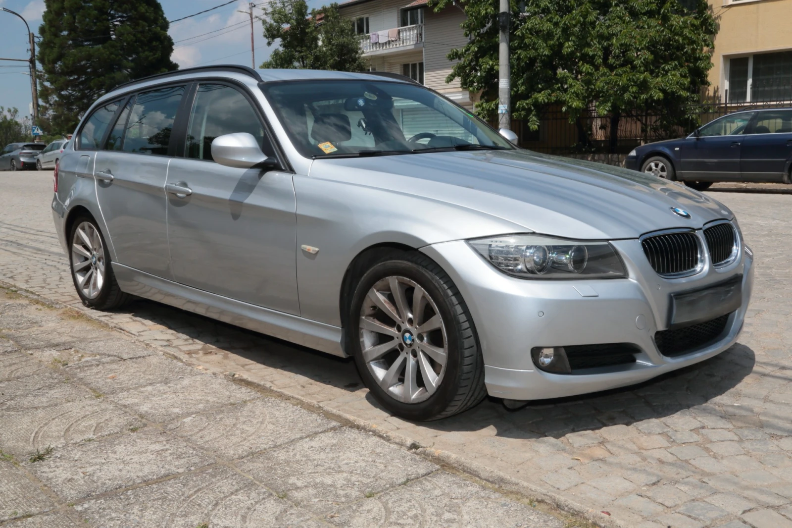 BMW 320 xd, снимка 9 - Автомобили и джипове - 54818932