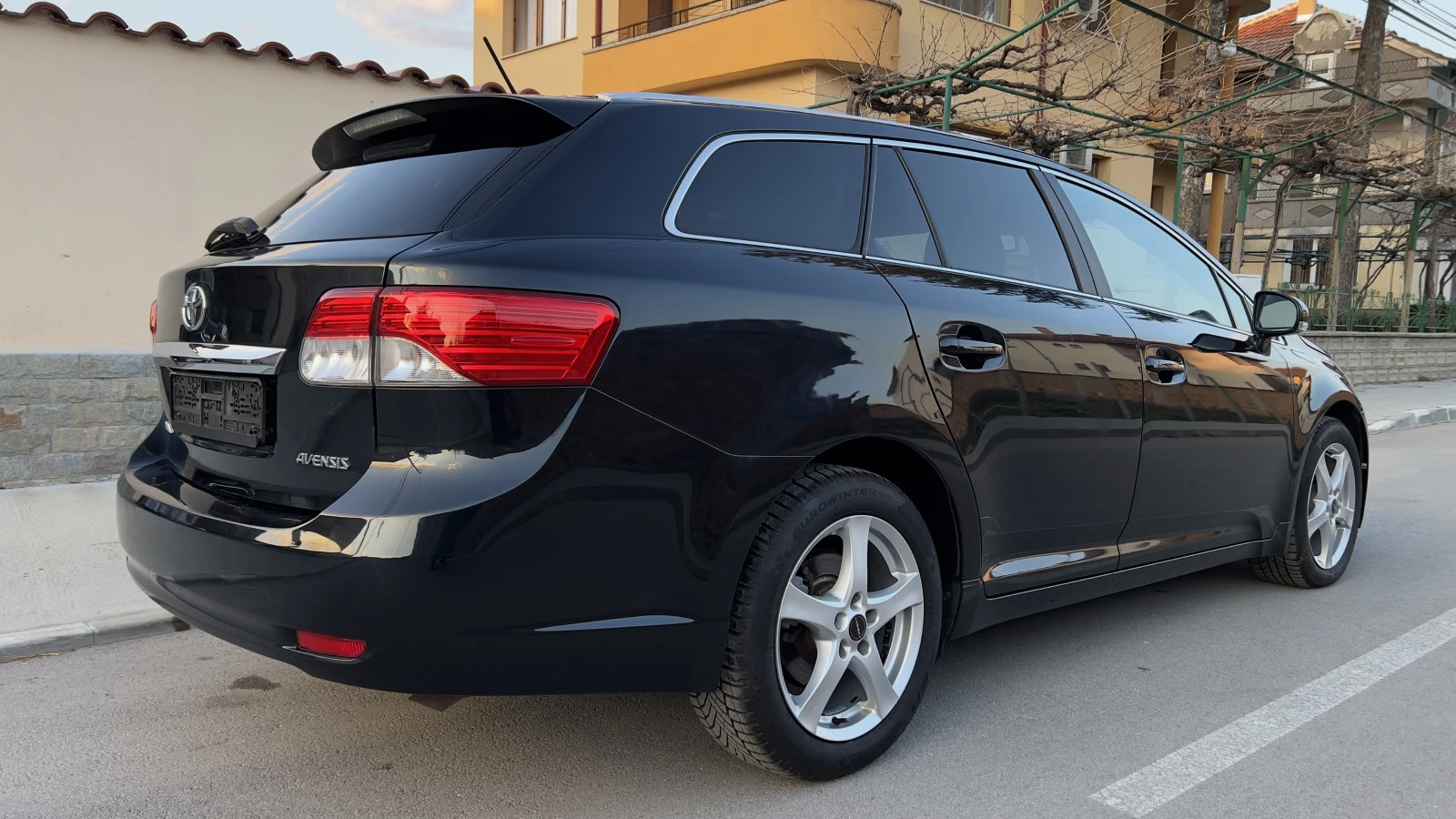 Toyota Avensis 2.2 D-4D , снимка 4 - Автомобили и джипове - 55086463