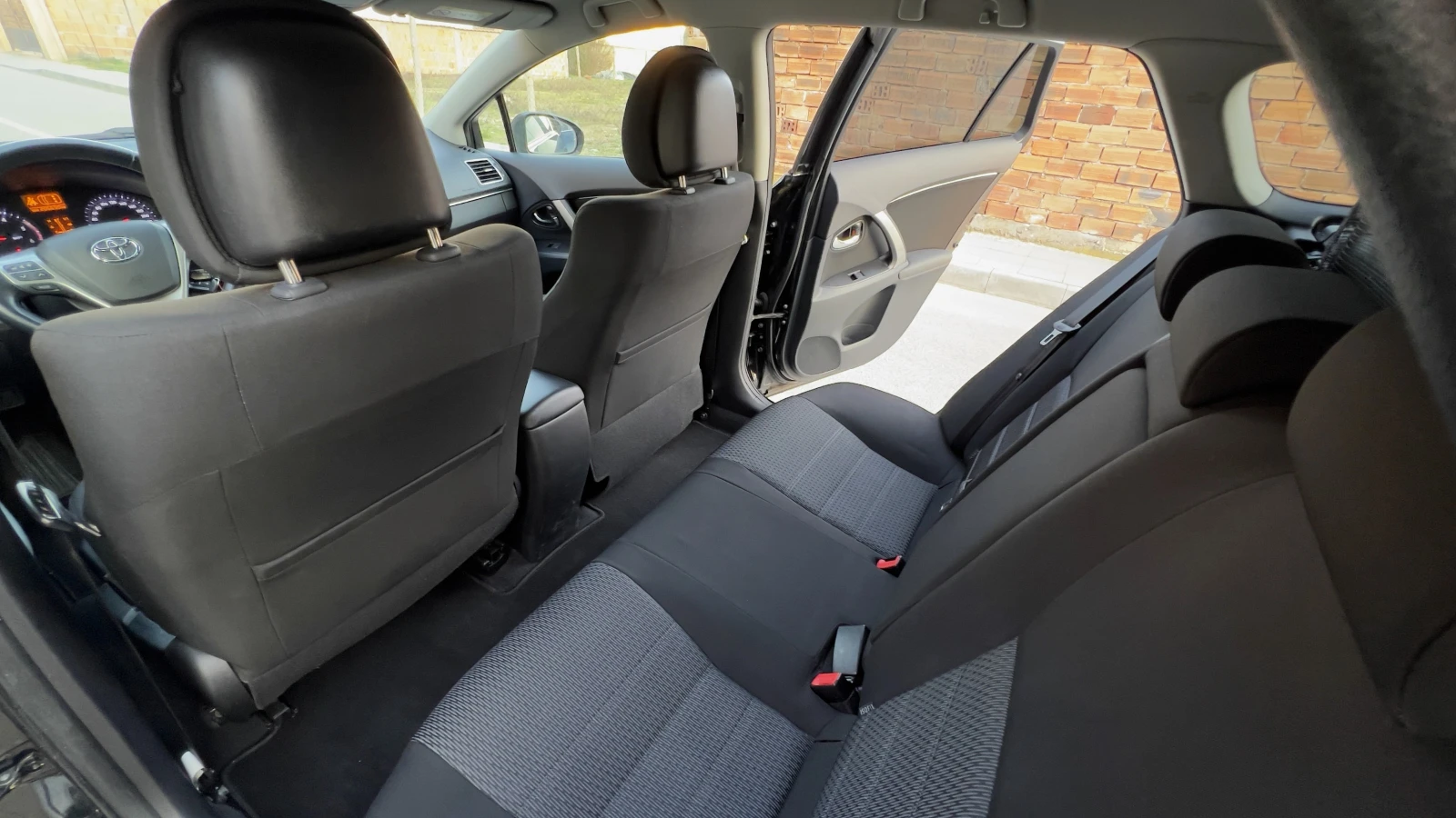 Toyota Avensis 2.2 D-4D  | Mobile.bg � ����������� 11