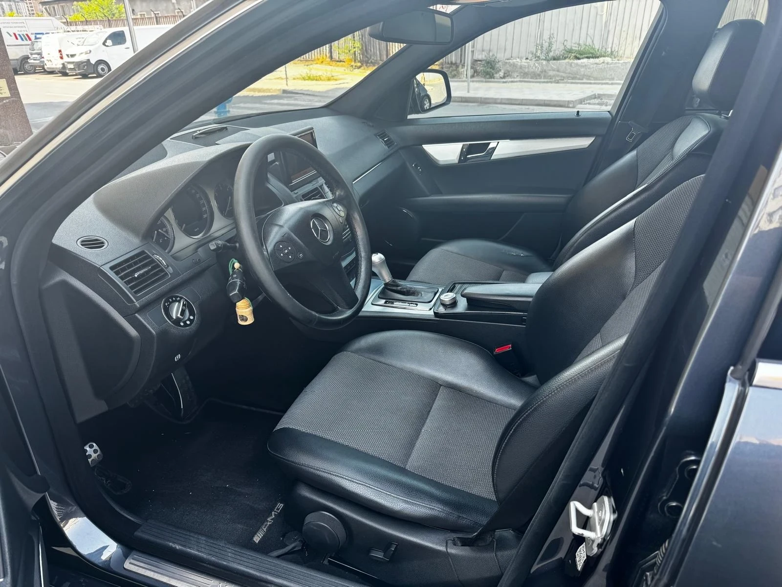Mercedes-Benz C 320, снимка 7 - Автомобили и джипове - 55475390