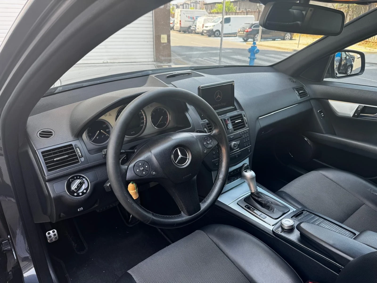 Mercedes-Benz C 320, снимка 6 - Автомобили и джипове - 55475390