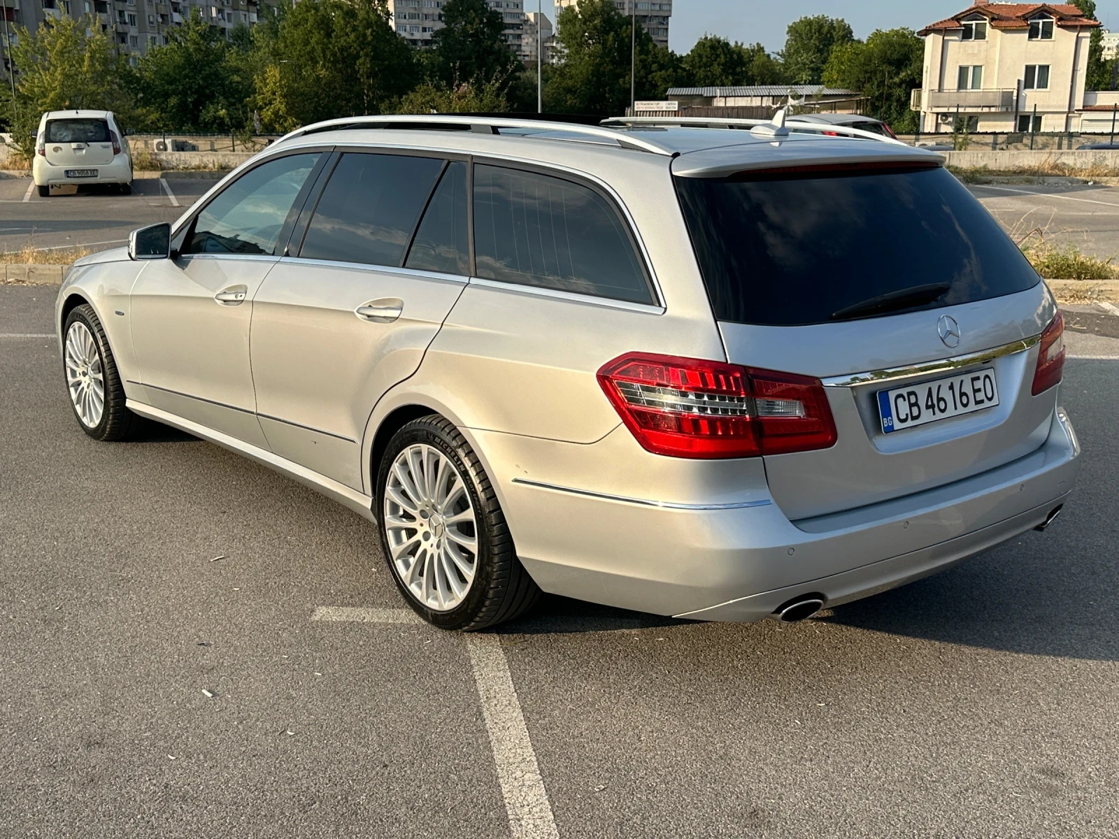 Mercedes-Benz E 350 CDI 4 Matic 7G plus, снимка 7 - Автомобили и джипове - 55608101