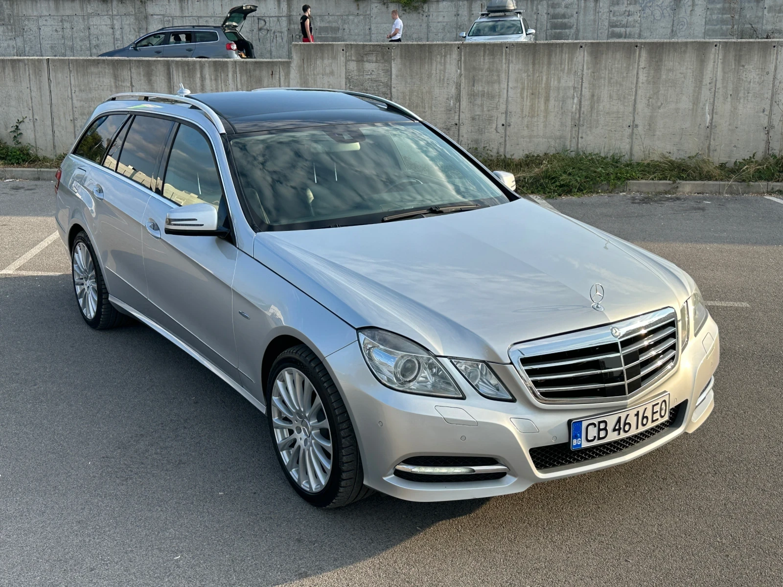 Mercedes-Benz E 350 CDI 4 Matic 7G plus, снимка 3 - Автомобили и джипове - 55608101