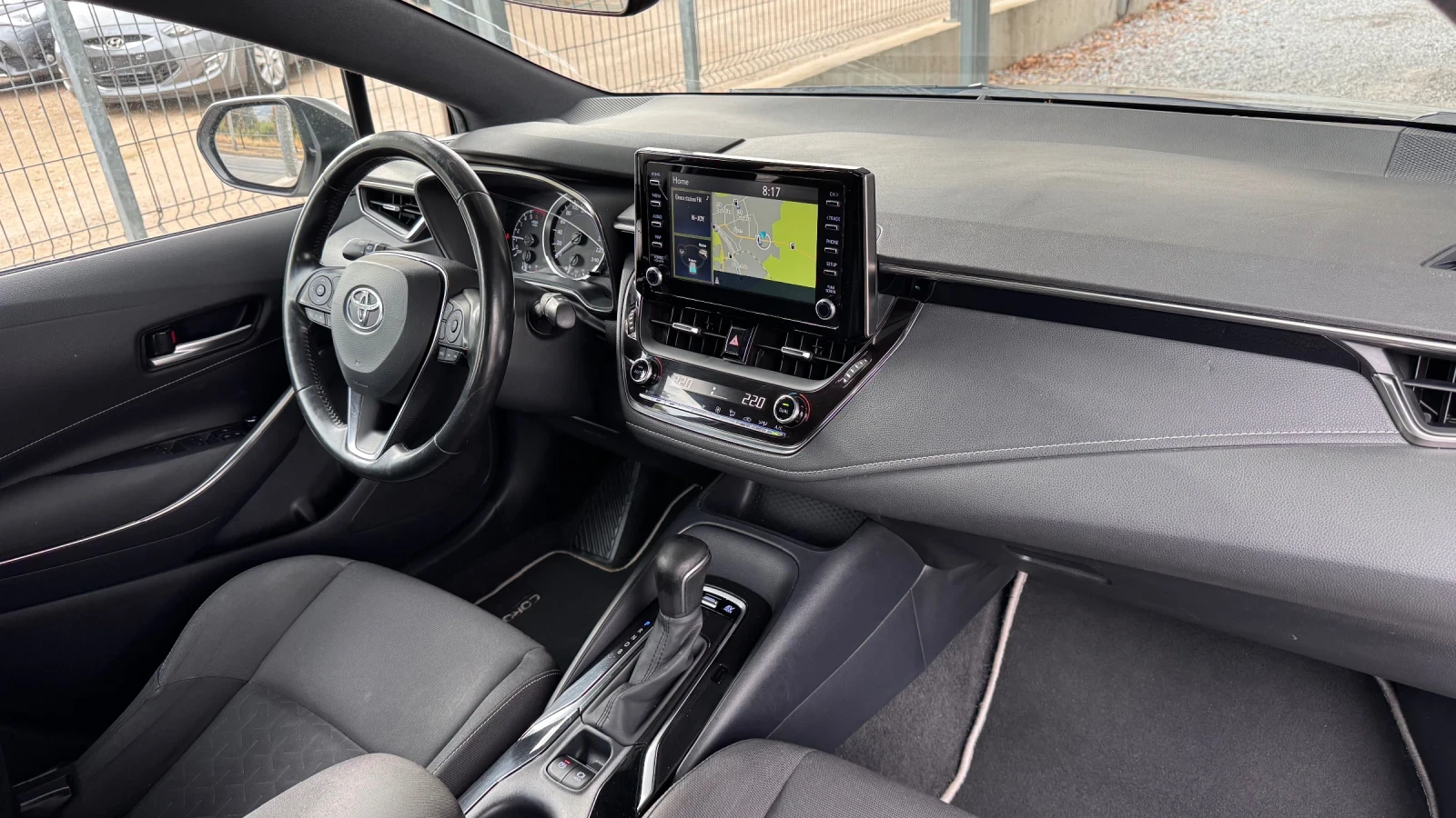 Toyota Corolla 1.8 Hybrid * Touring* Sport, снимка 12 - Автомобили и джипове - 55672743