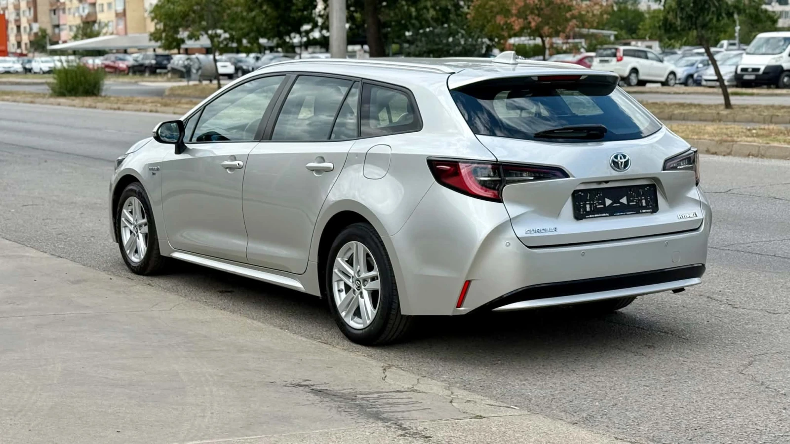 Toyota Corolla 1.8 HYBRID , снимка 3 - Автомобили и джипове - 55672743