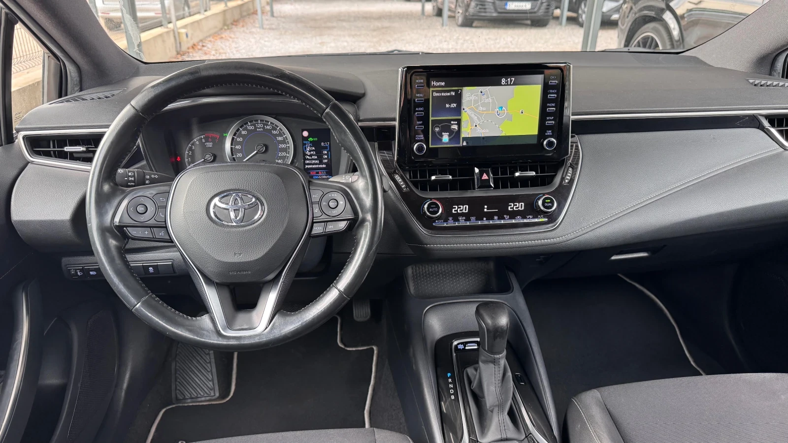 Toyota Corolla 1.8 Hybrid * Touring* Sport, снимка 13 - Автомобили и джипове - 55672743