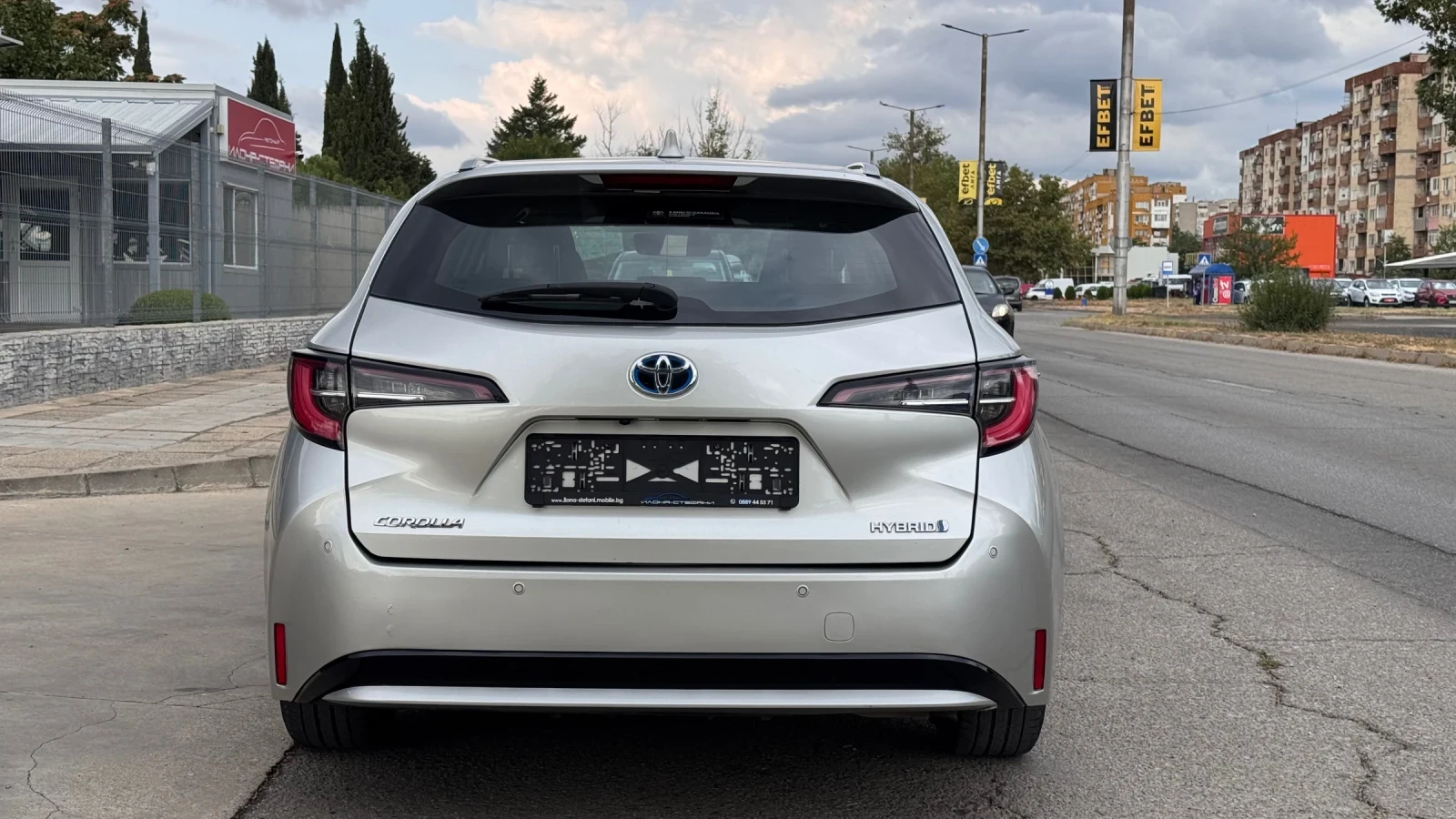 Toyota Corolla 1.8 Hybrid * Touring* Sport, снимка 4 - Автомобили и джипове - 55672743