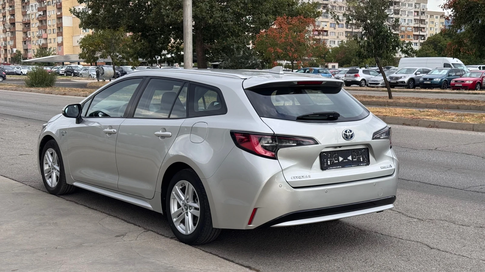 Toyota Corolla 1.8 Hybrid * Touring* Sport, снимка 3 - Автомобили и джипове - 55672743
