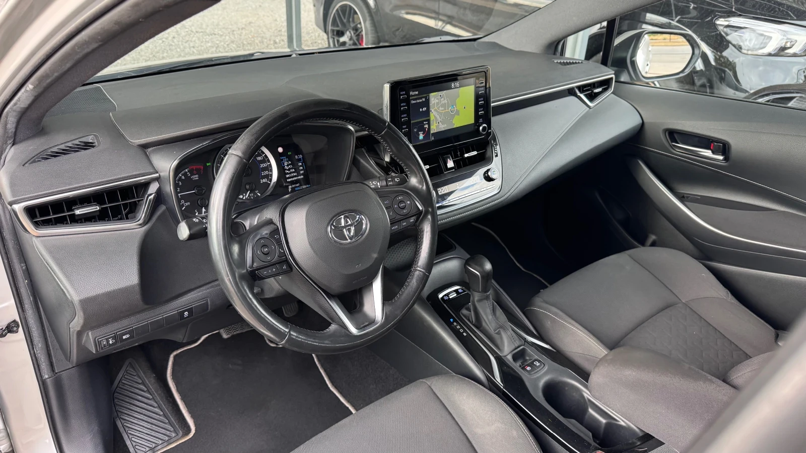 Toyota Corolla 1.8 Hybrid * Touring* Sport, снимка 10 - Автомобили и джипове - 55672743