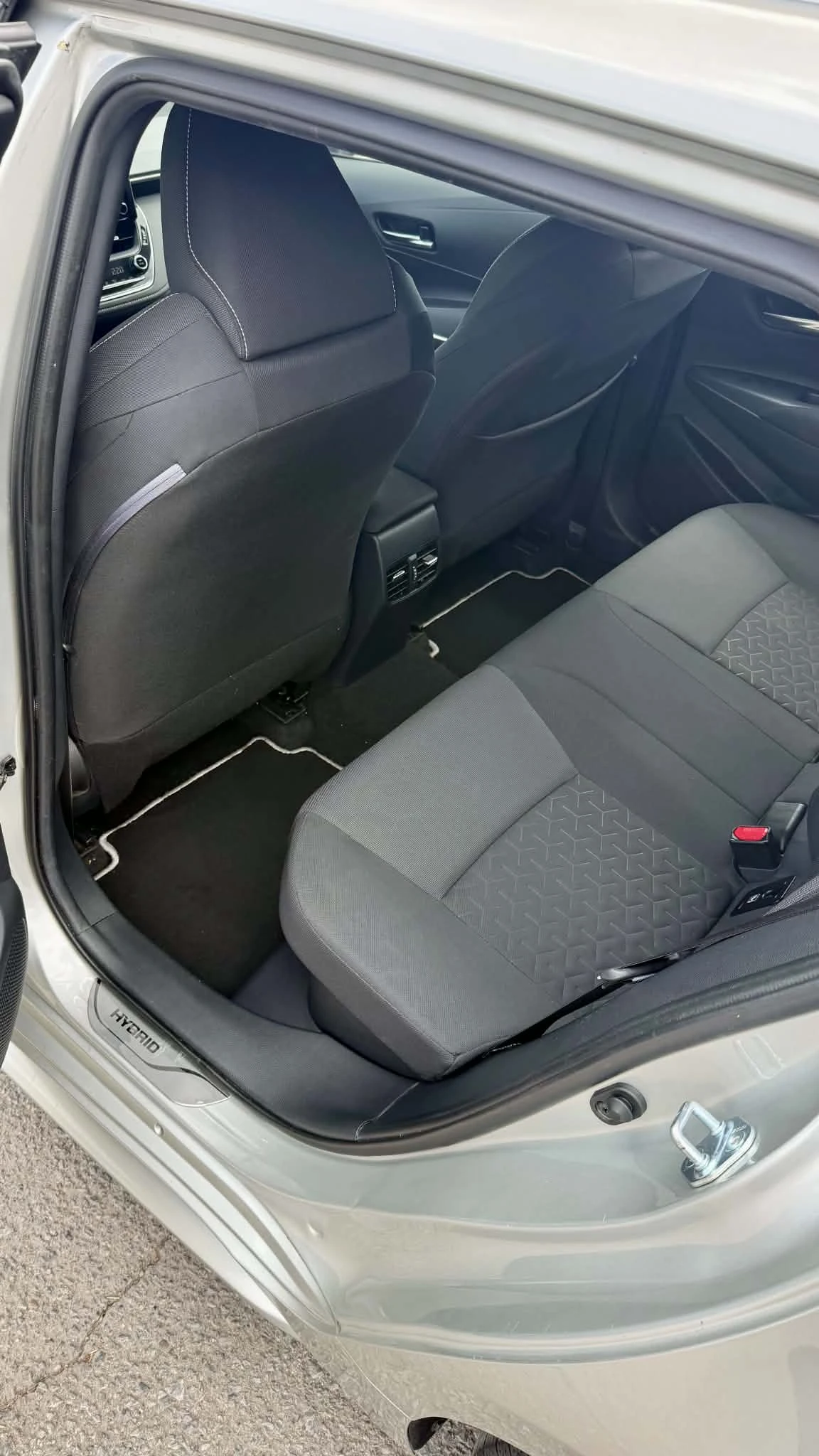 Toyota Corolla 1.8 HYBRID , снимка 10 - Автомобили и джипове - 55672743
