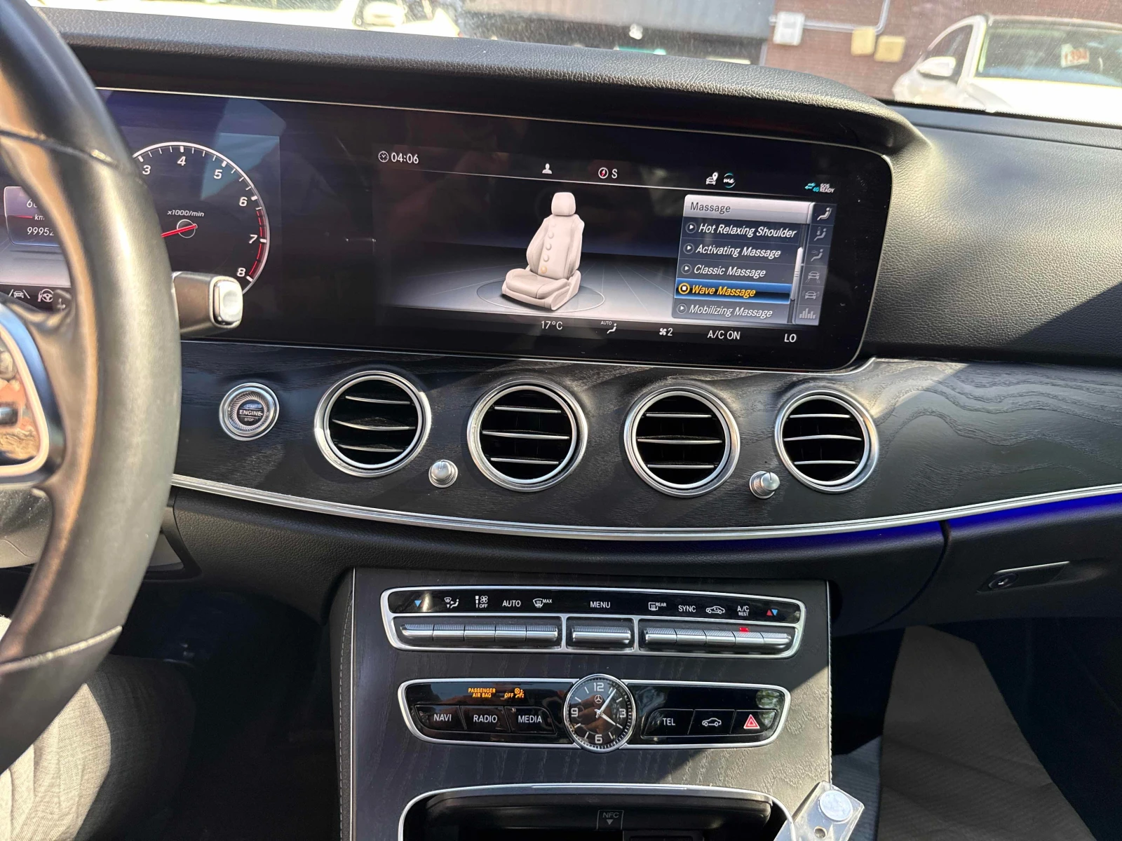 Mercedes-Benz E 450 4MATIC* DIS* BURMESTER* МАСАЖ* ОБДУХВАНЕ * АМБИЕНТ, снимка 9 - Автомобили и джипове - 56121209