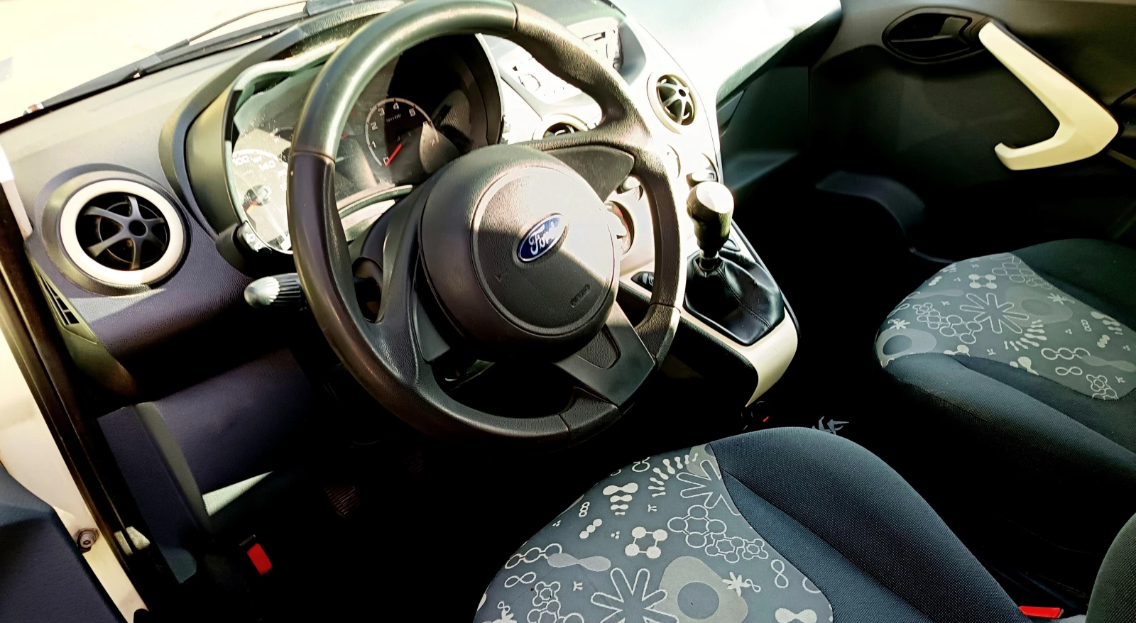 Ford Ka 1.2 i 16V, снимка 5 - Автомобили и джипове - 56559532