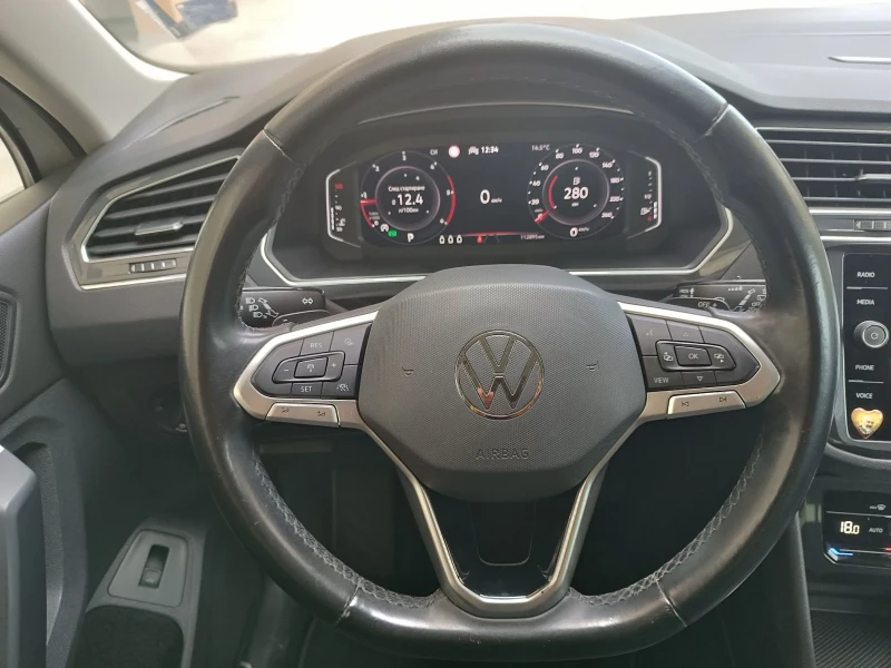 VW Tiguan Digital, IQ Light, Distronic, Камера, Обслужен, снимка 10 - Автомобили и джипове - 47293227