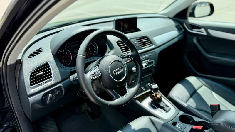Audi Q3, снимка 10 - Автомобили и джипове - 50235324