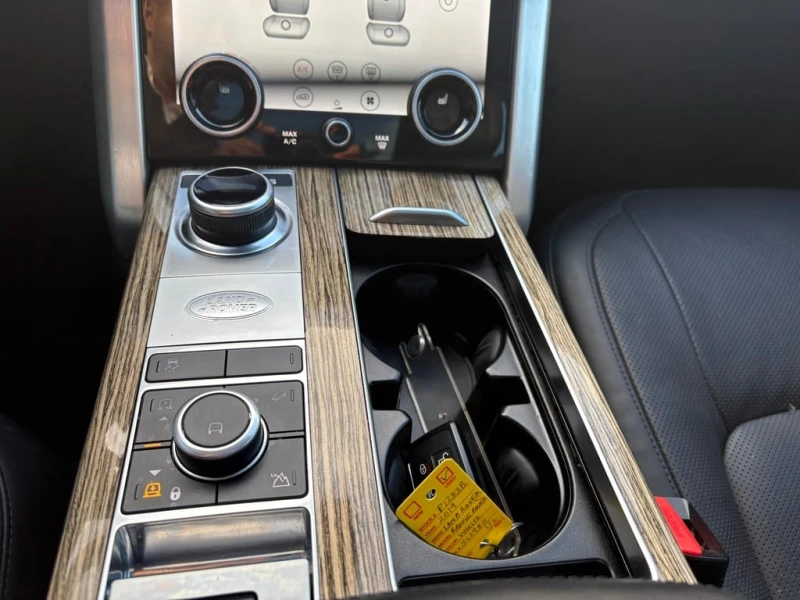 Land Rover Range rover * TD6 | DIESEL | HSE | PANO | CARPLAY | MERIDIAN *, снимка 15 - Автомобили и джипове - 52814417