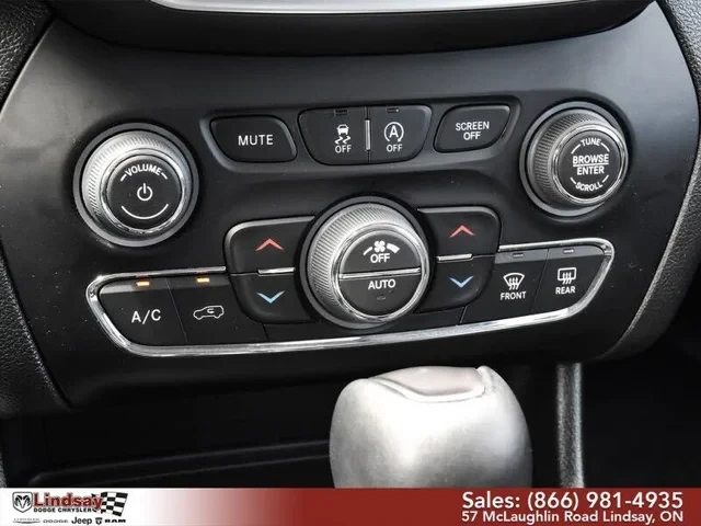 Jeep Cherokee  Altitude 4WD* АвтоКредит* (ЦЕНА ДО БГ), снимка 15 - Автомобили и джипове - 53448595