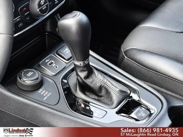 Jeep Cherokee  Altitude 4WD* АвтоКредит* (ЦЕНА ДО БГ) - изображение 8