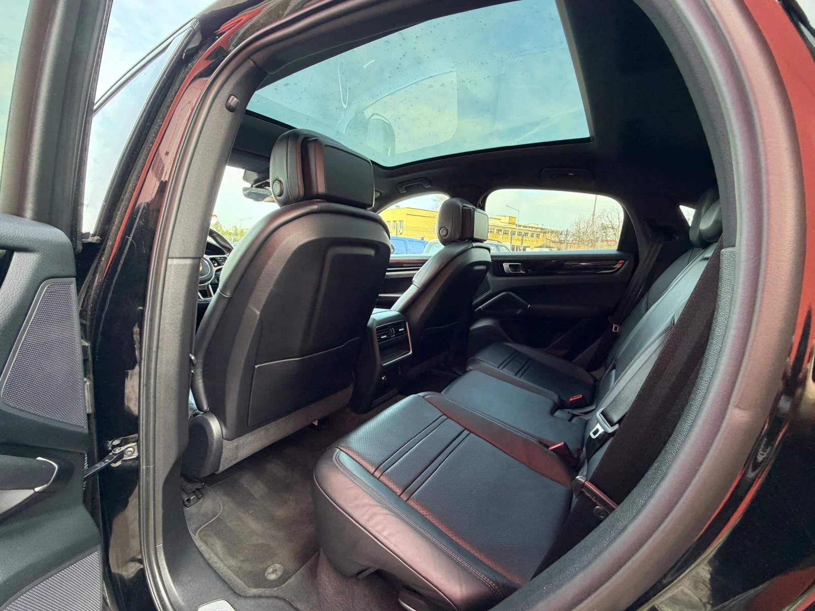 Porsche Cayenne E-HYBRID* ШВЕЙЦАРИЯ* БАРТЕР, снимка 11 - Автомобили и джипове - 52812940