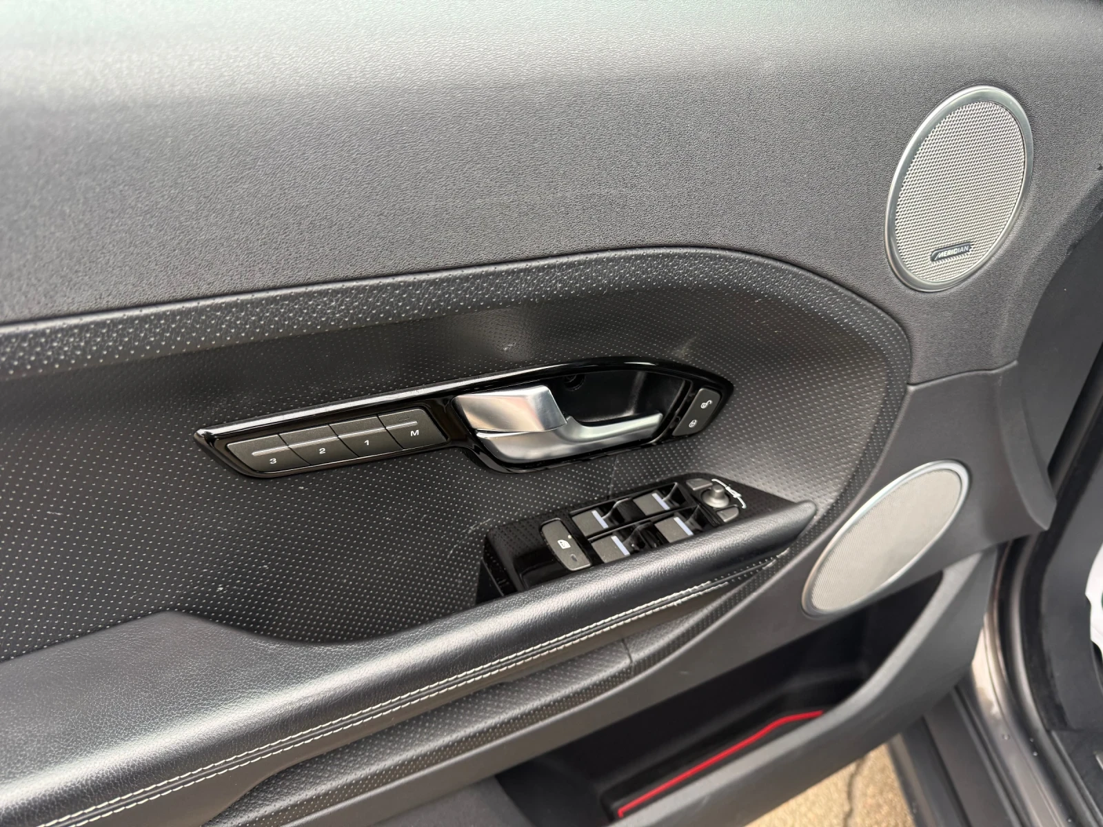 Land Rover Range Rover Evoque R-DYNAMIC 2.2 SD4 190 4x4 | Mobile.bg � ����������� 11