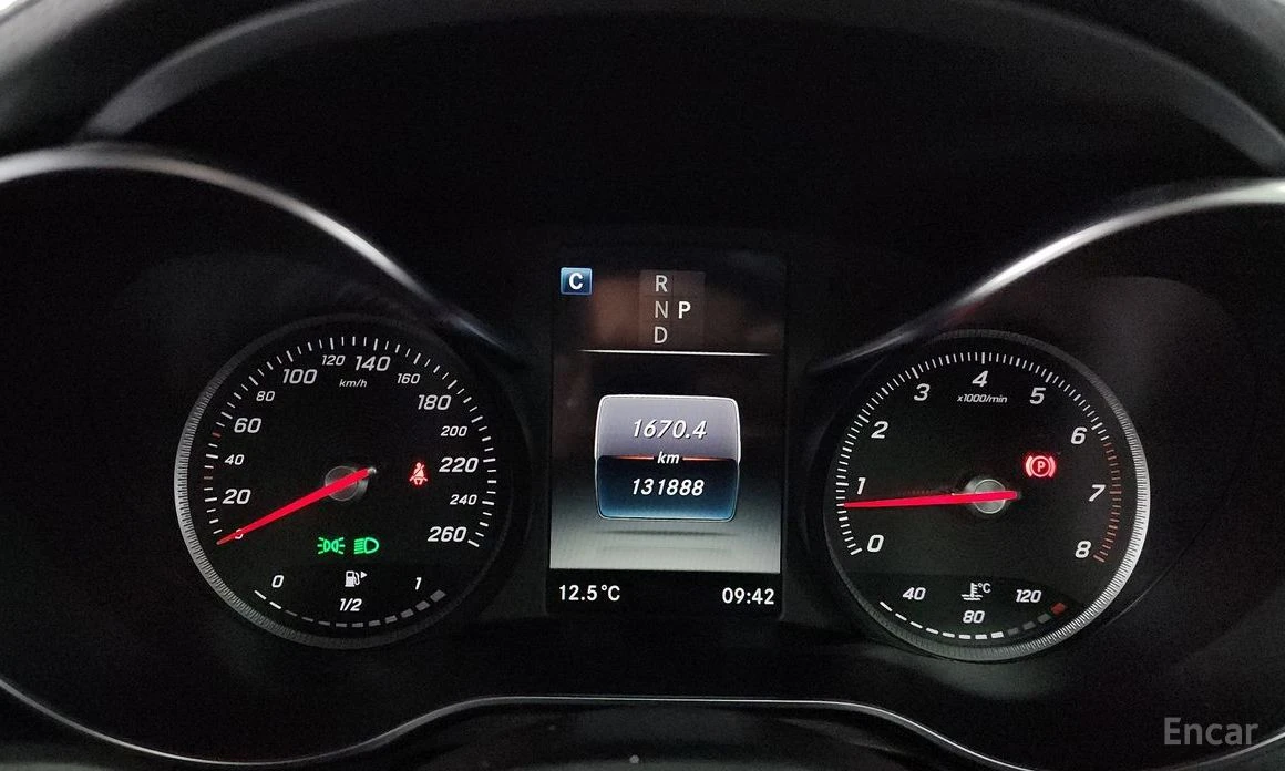 Mercedes-Benz GLC 300 4MATIC* AMG LINE* HEAD-UP* BURMESTER* 360 КАМЕРИ, снимка 12 - Автомобили и джипове - 54230080