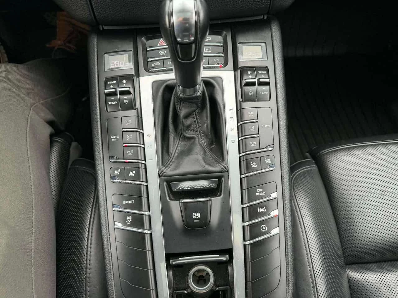 Porsche Macan * AWD * CARFAX * ЦЕНА ДО БГ, снимка 9 - Автомобили и джипове - 54763071