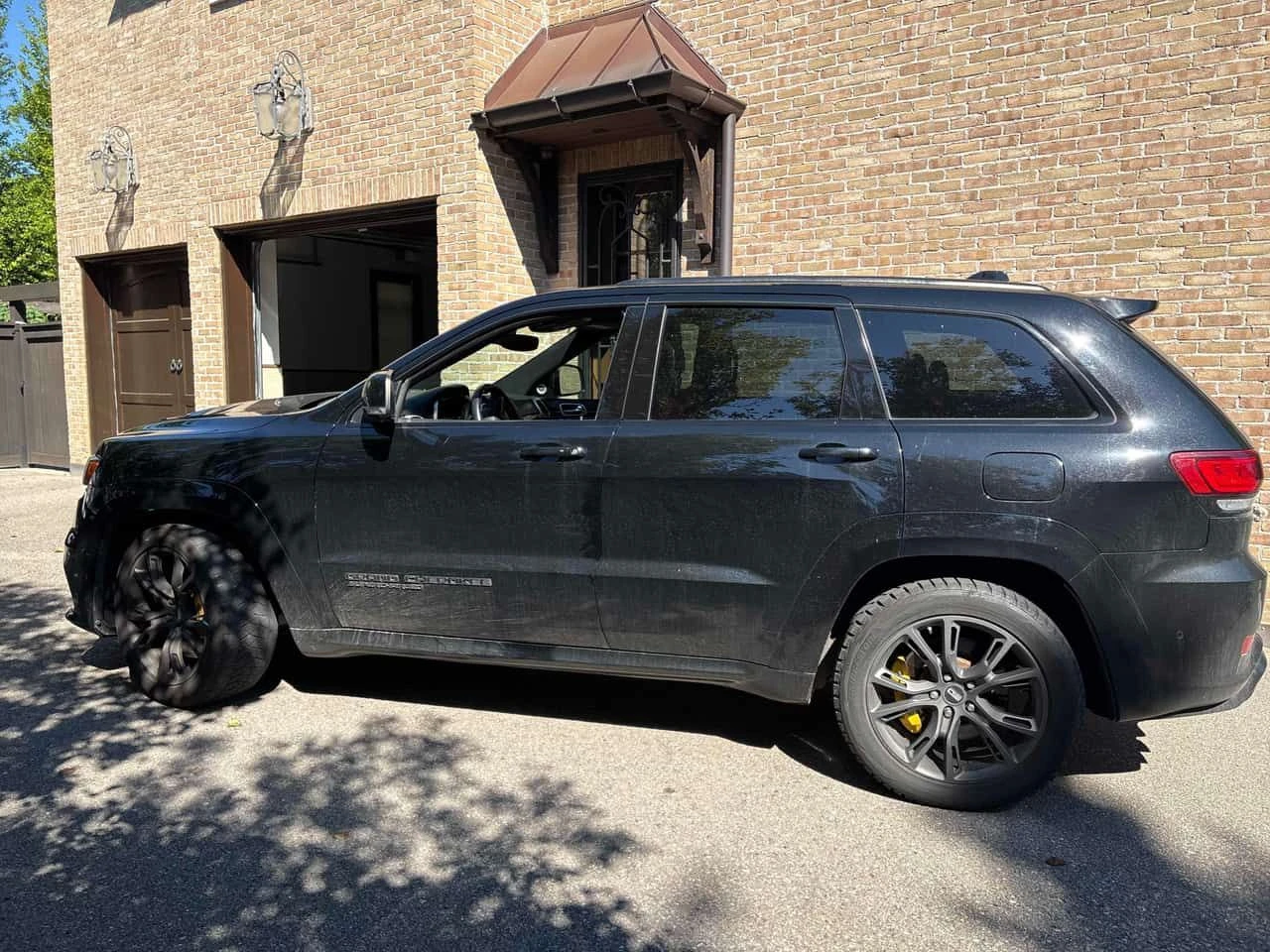 Jeep Grand cherokee * Trackhawk * CARFAX * БЕЗ ПЪРВОНАЧАЛНА ВНОСКА, снимка 2 - Автомобили и джипове - 55484345