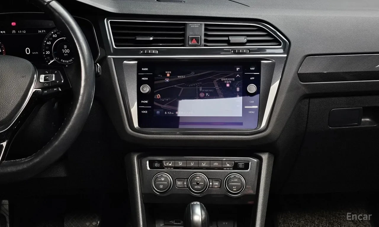VW Tiguan * 2.0 TDI 4Motion Prestige * КРАЙНА ЦЕНА ДО БГ, снимка 14 - Автомобили и джипове - 55886550