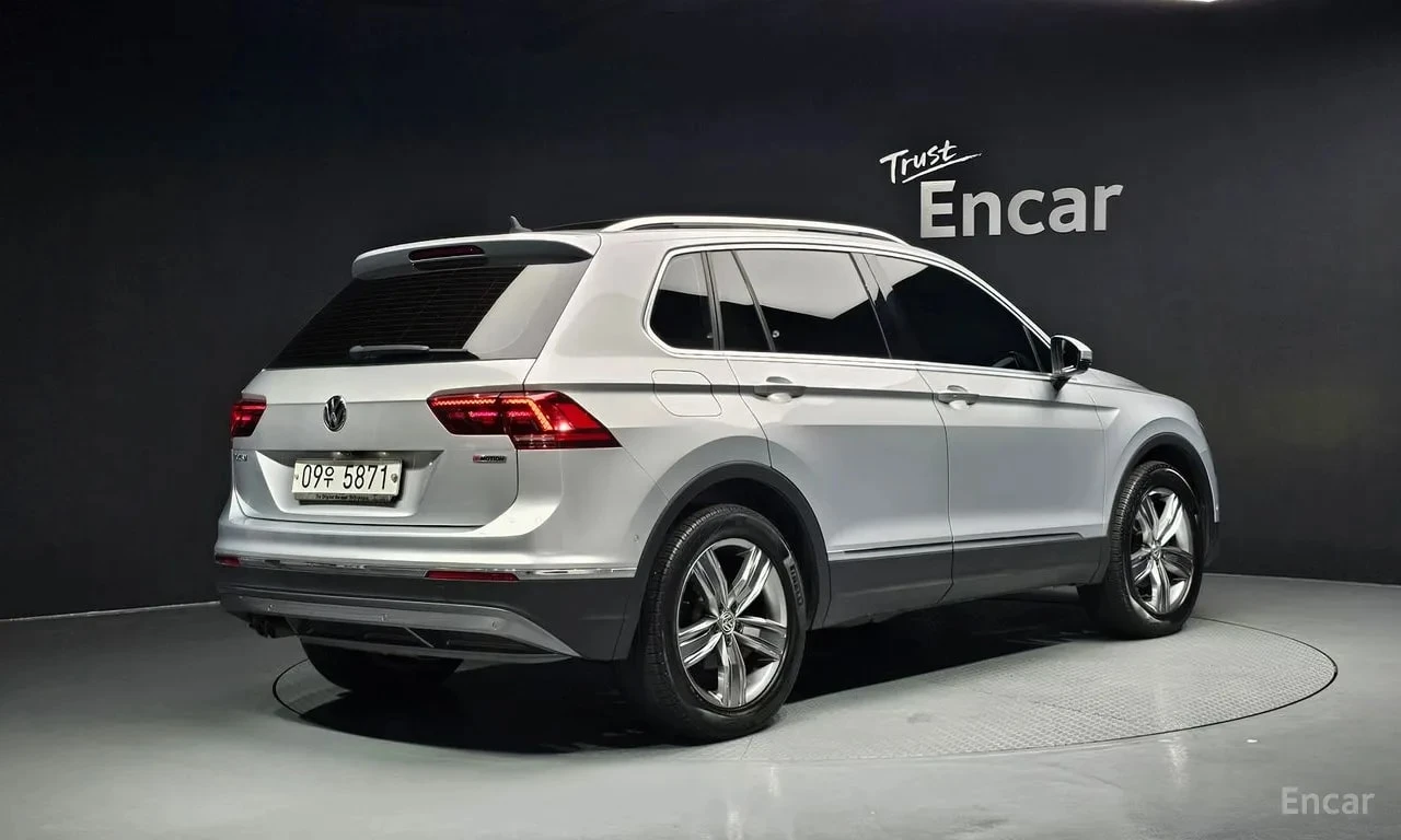VW Tiguan * 2.0 TDI 4Motion Prestige * КРАЙНА ЦЕНА ДО БГ, снимка 2 - Автомобили и джипове - 55886550