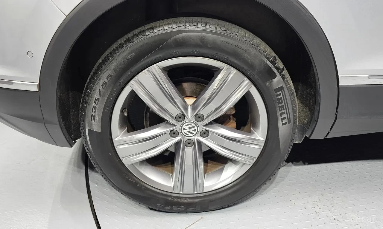 VW Tiguan * 2.0 TDI 4Motion Prestige * КРАЙНА ЦЕНА ДО БГ, снимка 5 - Автомобили и джипове - 55886550