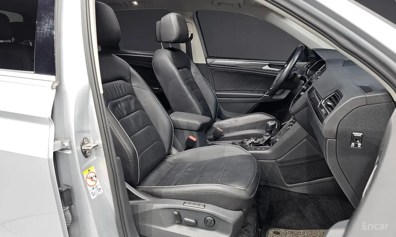 VW Tiguan * 2.0 TDI 4Motion Prestige * КРАЙНА ЦЕНА ДО БГ, снимка 11 - Автомобили и джипове - 55886550