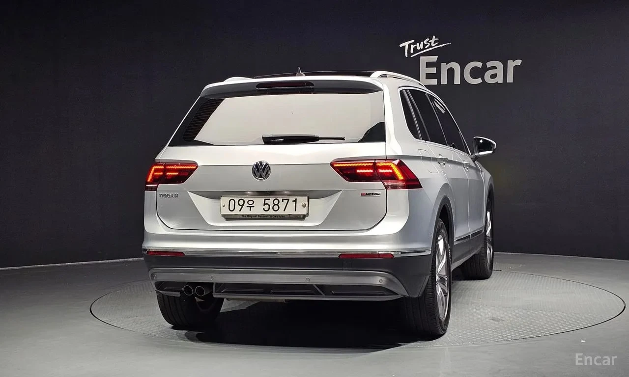 VW Tiguan * 2.0 TDI 4Motion Prestige * КРАЙНА ЦЕНА ДО БГ, снимка 4 - Автомобили и джипове - 55886550