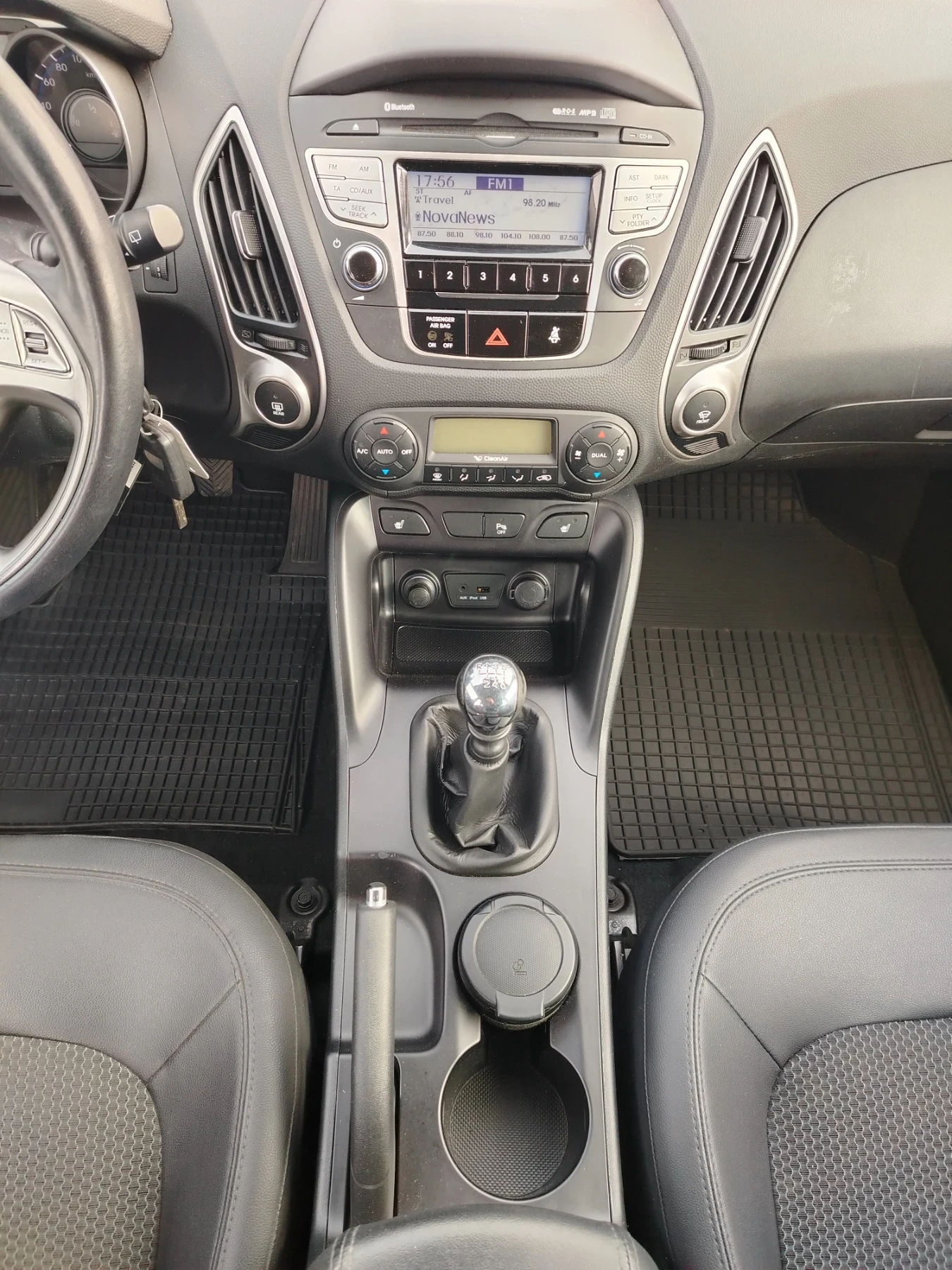 Hyundai IX35 2.0 CRDI 120000KM, снимка 8 - Автомобили и джипове - 56681750