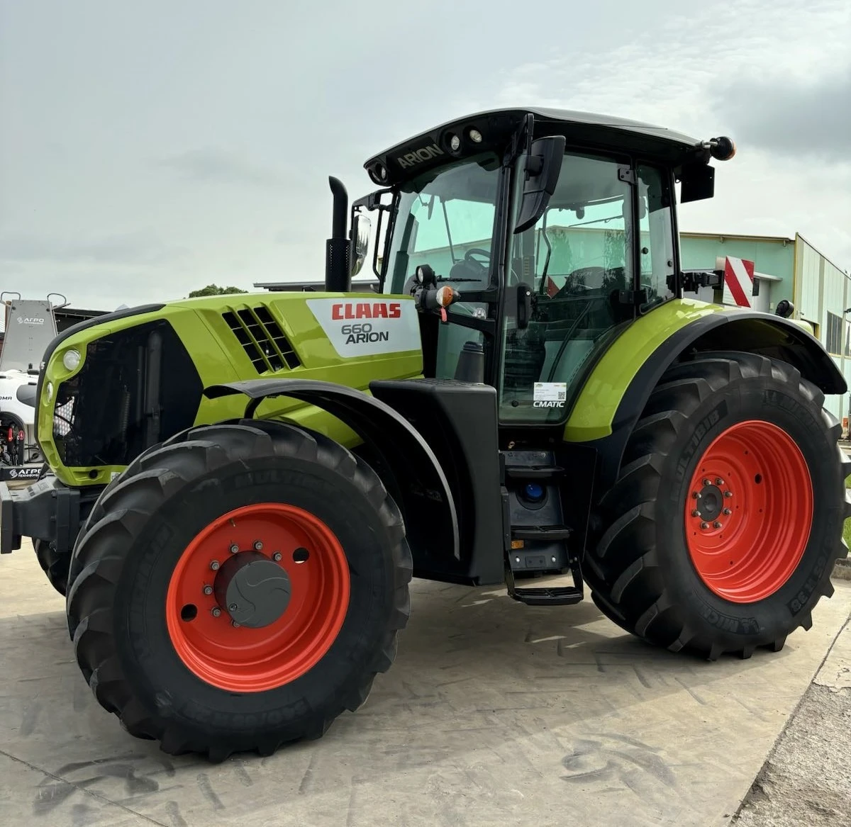 Трактор Claas ARION 660, снимка 1