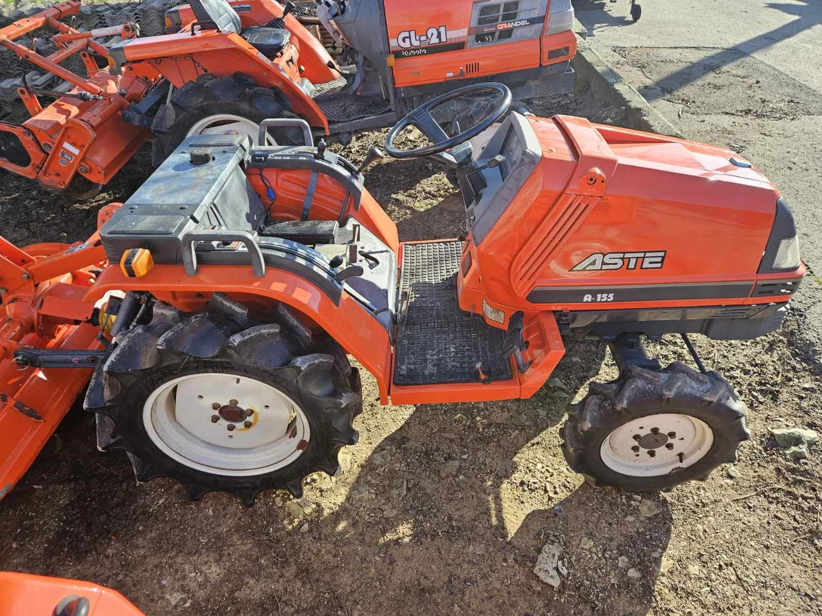 Трактор Yanmar KUBOTA-ASTE, 4x4 - изображение 2