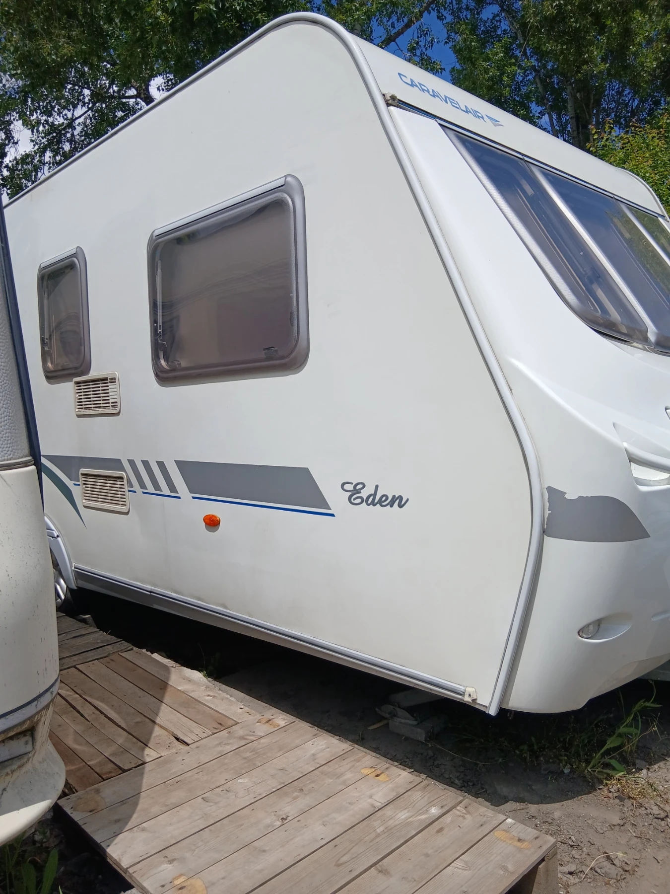 Каравана Caravelair Eden, снимка 15 - Каравани и кемпери - 54324560