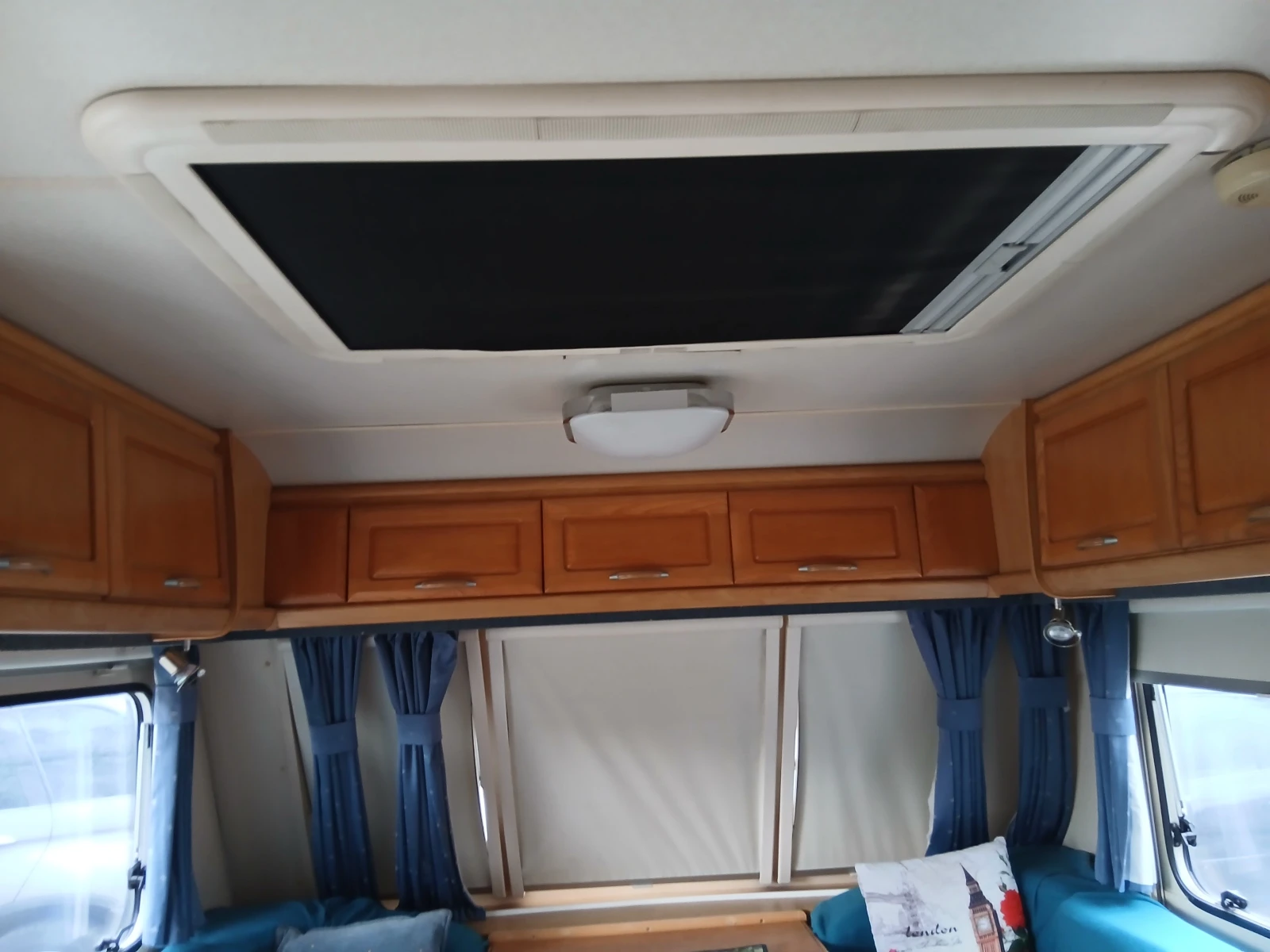 Каравана Caravelair Eden, снимка 16 - Каравани и кемпери - 53938966