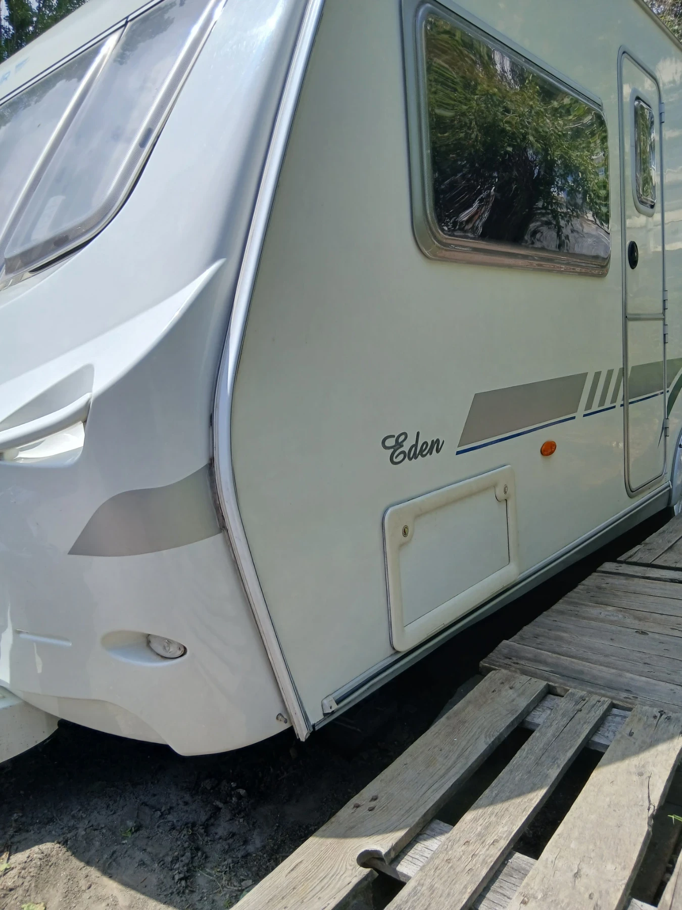 Каравана Caravelair Eden, снимка 4 - Каравани и кемпери - 54324560
