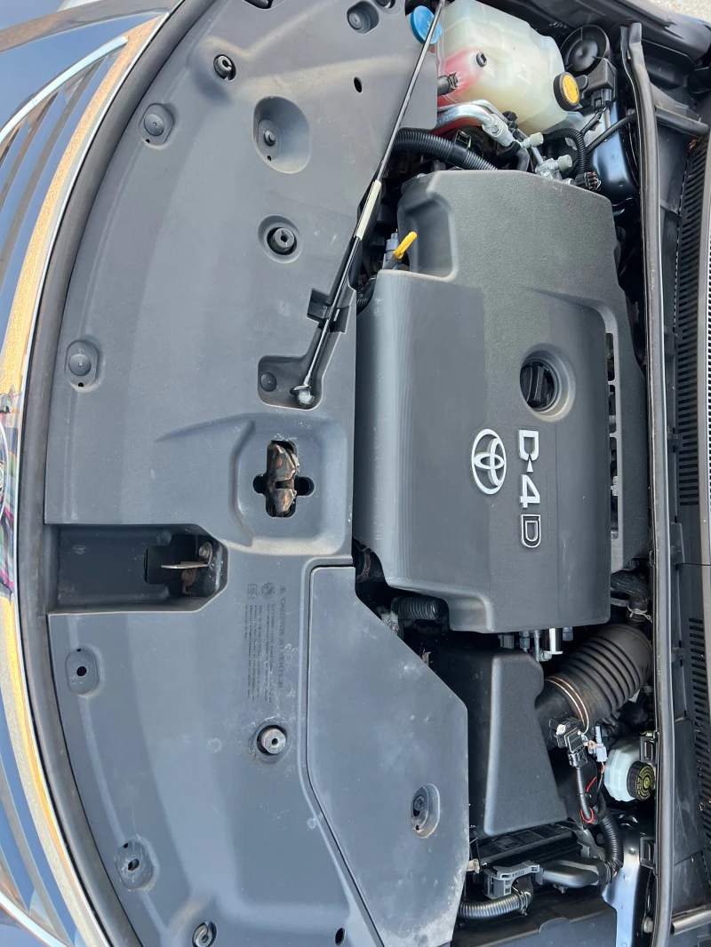 Toyota Avensis 2.0 D4D/126p.s., снимка 13 - Автомобили и джипове - 51477716