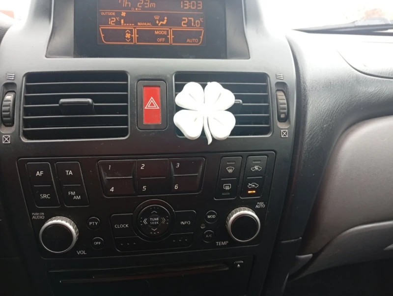 Nissan Almera 2.2 dCi, снимка 12 - Автомобили и джипове - 52346467