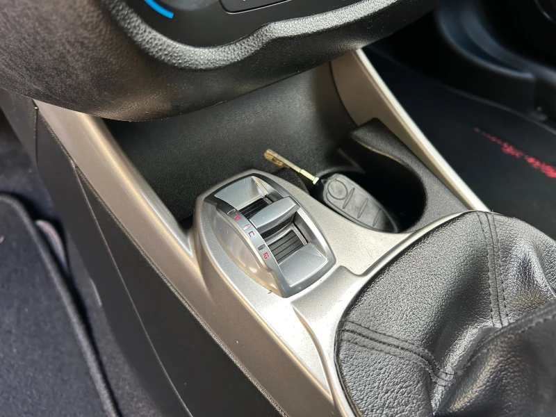 Alfa Romeo MiTo 1.3JTDm NAVI EURO5, снимка 12 - Автомобили и джипове - 52395279