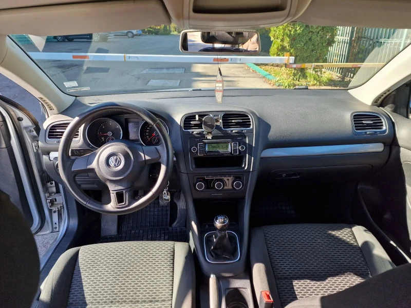 VW Golf SW 1.6TDI, снимка 10 - Автомобили и джипове - 52454213