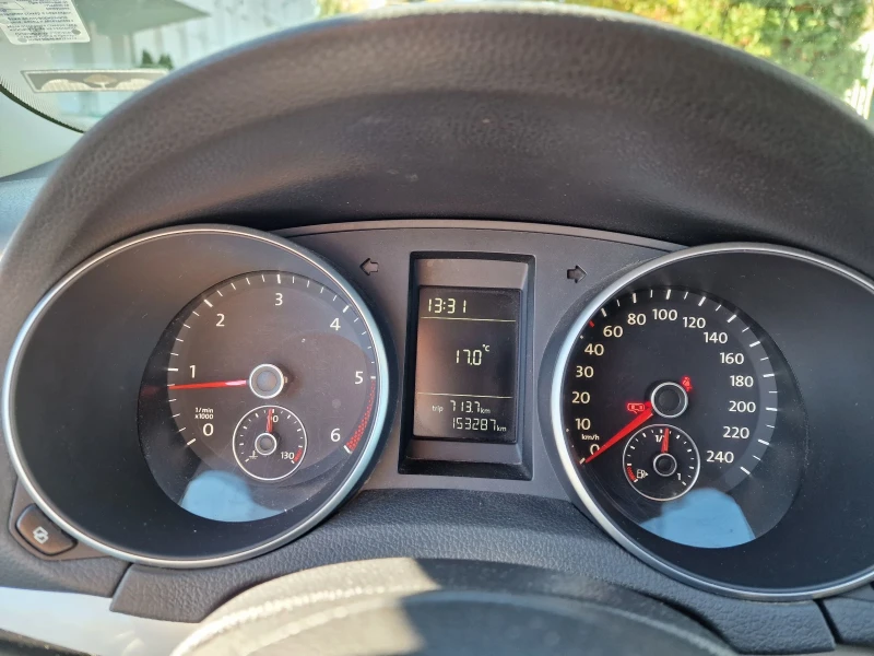 VW Golf SW 1.6TDI, снимка 12 - Автомобили и джипове - 52454213