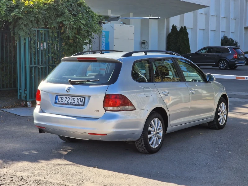 VW Golf SW 1.6TDI, снимка 4 - Автомобили и джипове - 52454213